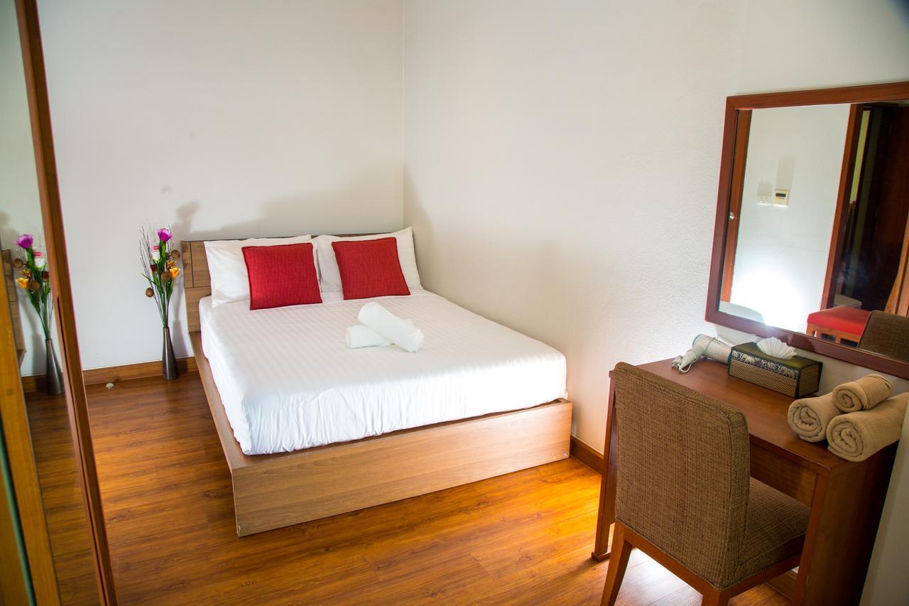 Patio Luxury Suites Bangkok Ngoại thất bức ảnh