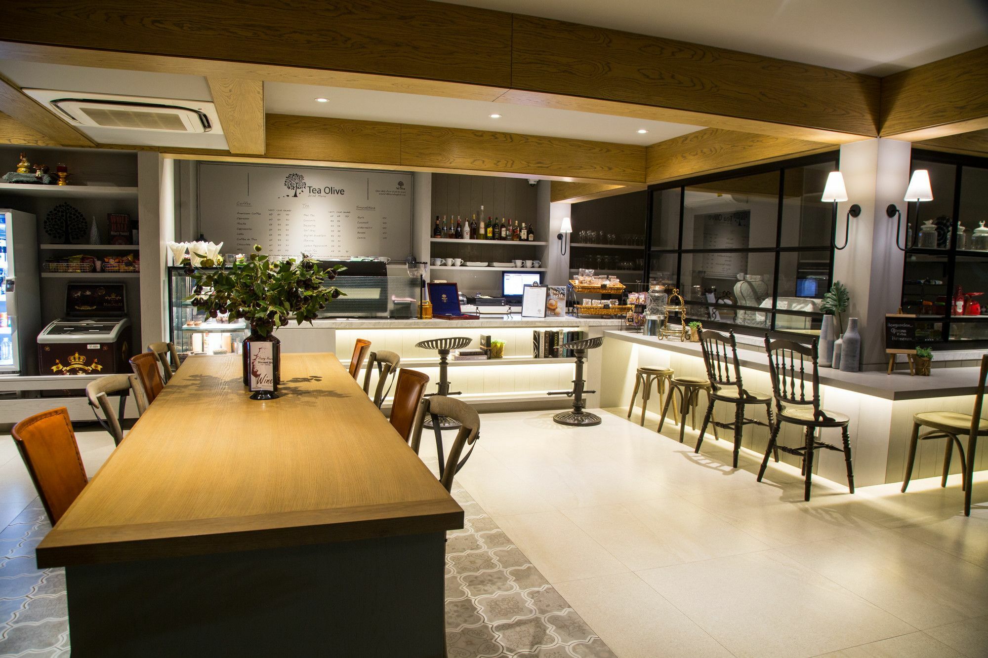 Patio Luxury Suites Bangkok Ngoại thất bức ảnh