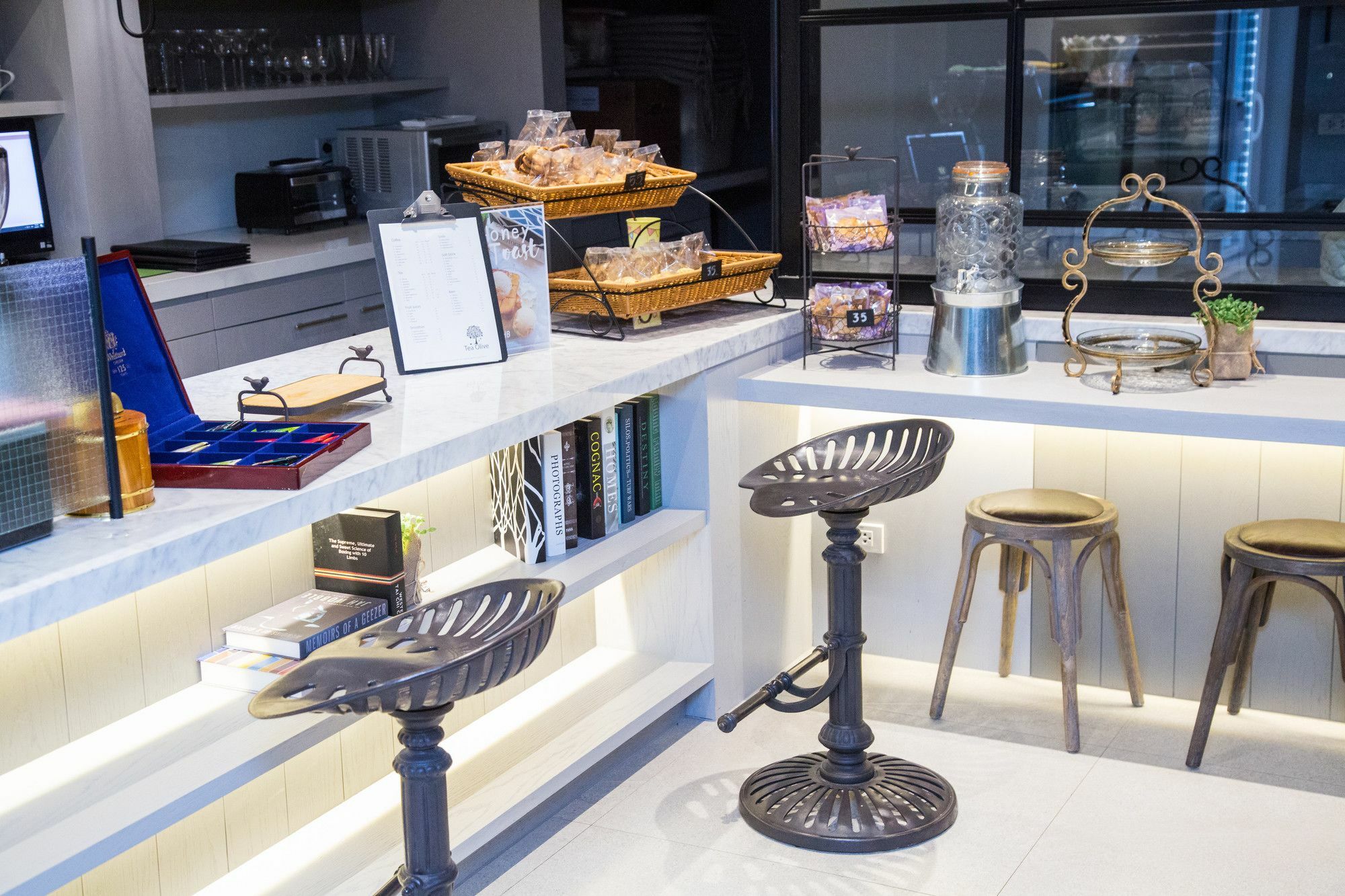 Patio Luxury Suites Bangkok Ngoại thất bức ảnh